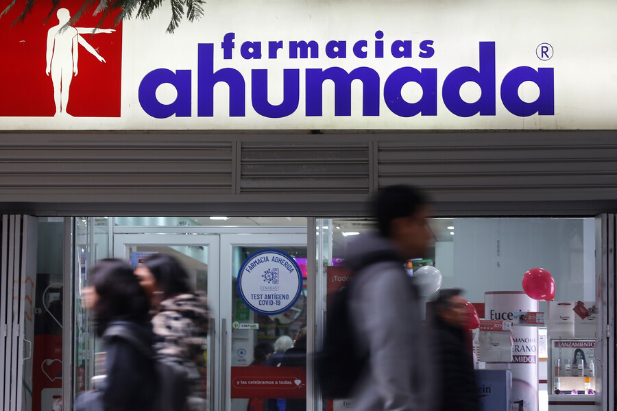 Farmacias Ahumada en 2025: Compensaciones Históricas por Colusión y Denuncias Sindicales